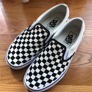 Vans “off the wall” ladies slip on sneaker size 9